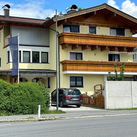 Haus Laubreuter Appartement Kaprun Buitenkant foto