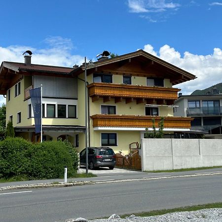 Haus Laubreuter Appartement Kaprun Buitenkant foto