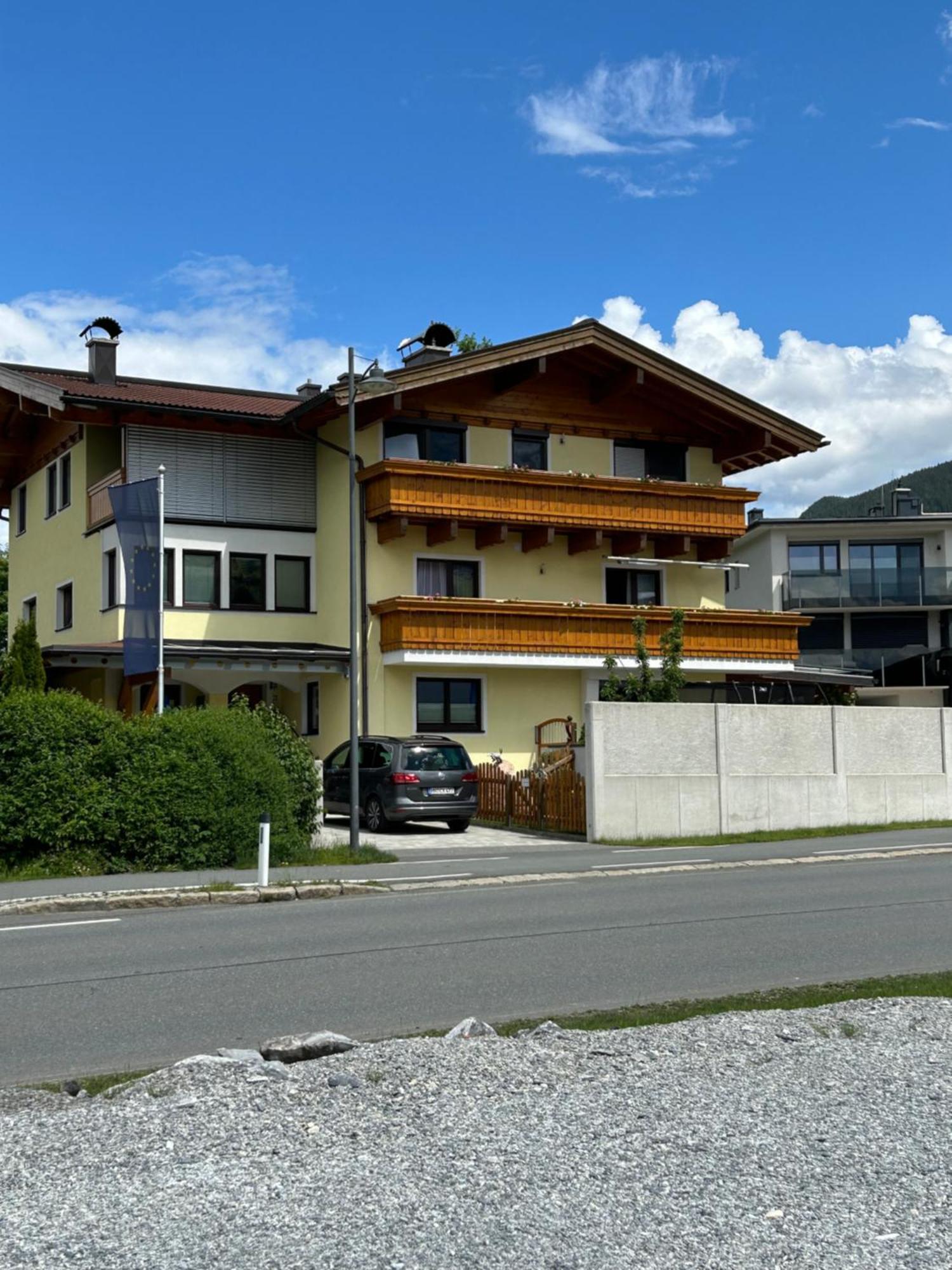 Haus Laubreuter Appartement Kaprun Buitenkant foto